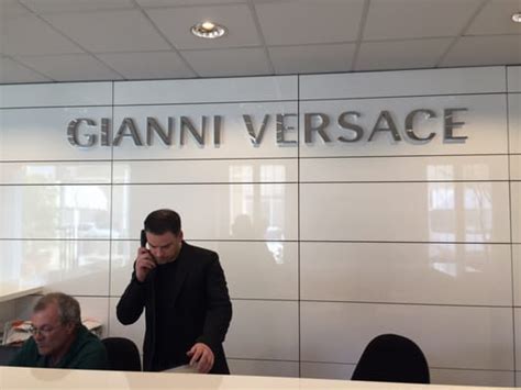 versace novara cosa fanno|versace shop.